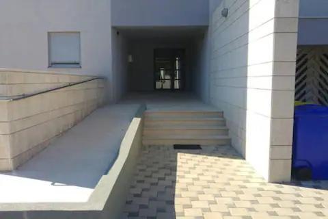 Brand New Place ロヴィニ エクステリア 写真